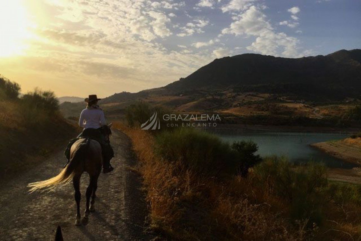 Ruta a caballo en Zahara de la Sierra Imagen